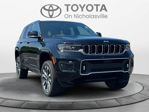 Used 2023 Jeep Grand Cherokee Overland w/ Adv Protech Group III AWD/4WD image 8