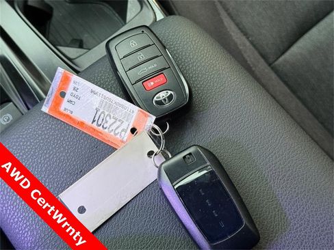 Used 2025 Toyota Camry LE w/ Convenience Package image 30