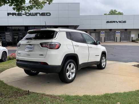 Used 2020 Jeep Compass Latitude AWD/4WD image 10