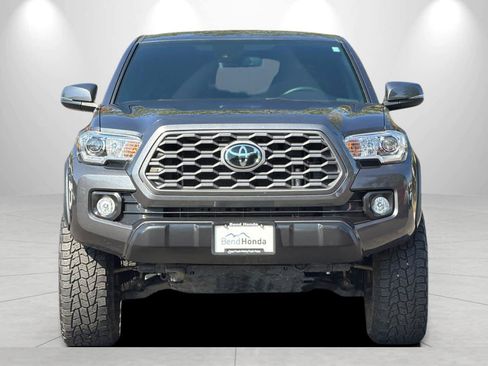 Used 2022 Toyota Tacoma TRD Off-Road w/ Black Out Package (TMS) AWD/4WD image 10
