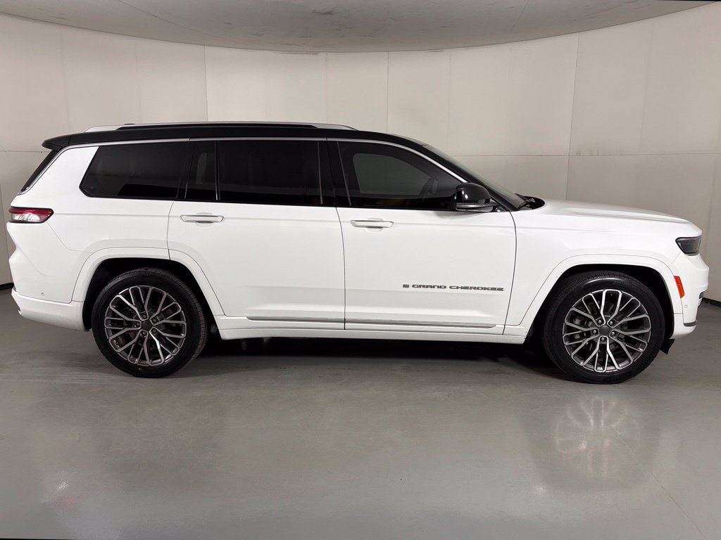 Used 2023 Jeep Grand Cherokee L Summit AWD/4WD image 9