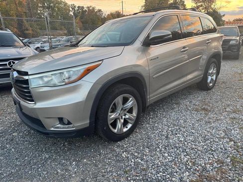 Used 2015 Toyota Highlander Limited Platinum image 4