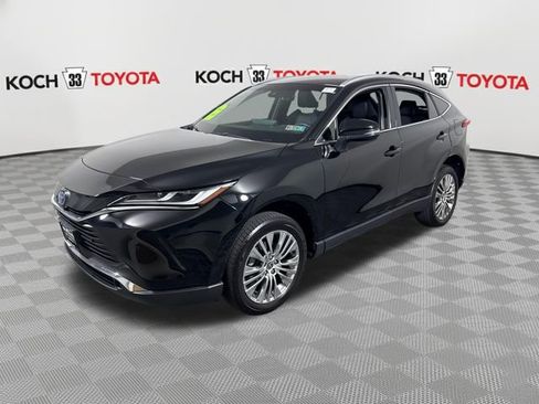 Used 2023 Toyota Venza XLE AWD/4WD image 3