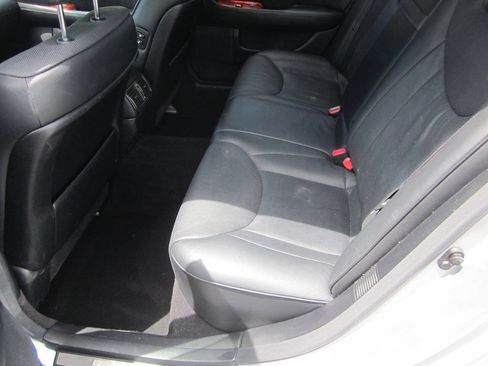 Used 2004 Lexus LS 430 RWD image 12