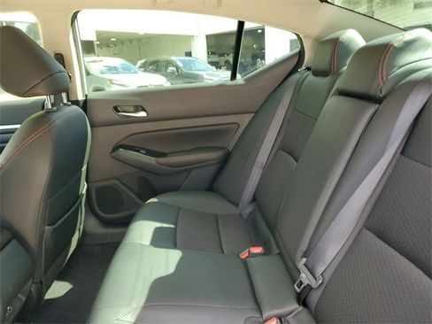 Used 2024 Nissan Altima 2.5 SR image 12