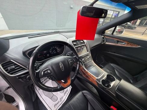 Used 2016 Lincoln MKX Select w/ Select Plus Package AWD/4WD image 25