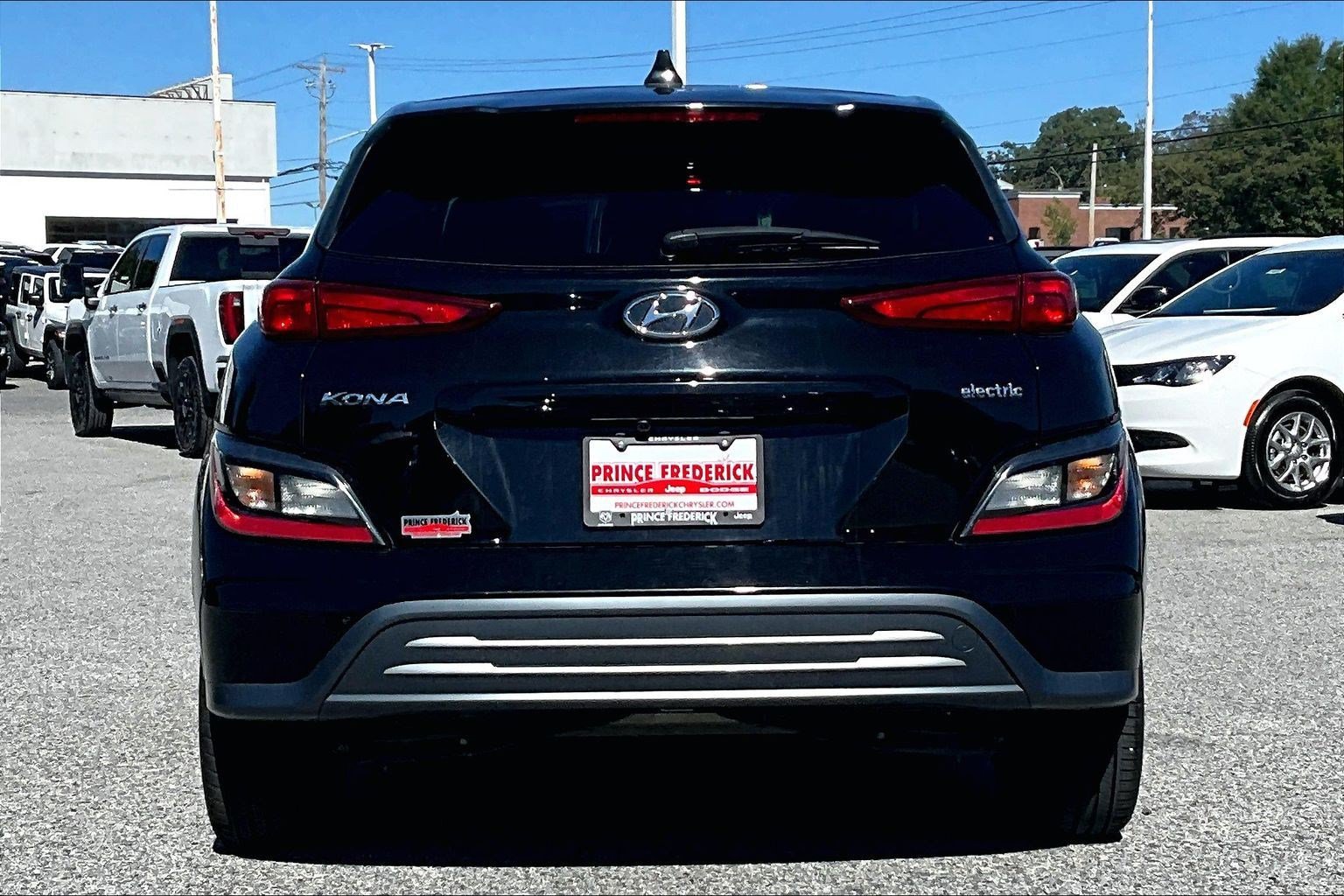 Used 2023 Hyundai Kona SEL FWD image 4