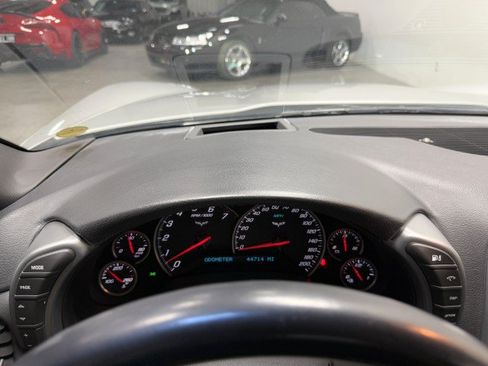 Used 2006 Chevrolet Corvette Coupe w/ Preferred Equipment Group RWD image 33