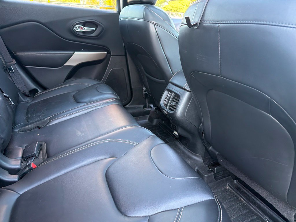 Used 2018 Jeep Cherokee Limited AWD/4WD image 23
