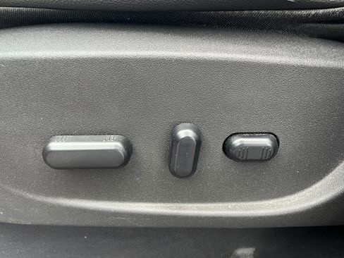 Used 2015 Ford Escape SE w/ SE Chrome Package image 9