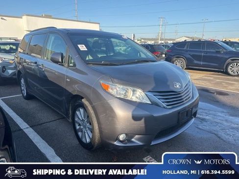 Used 2017 Toyota Sienna XLE image 1