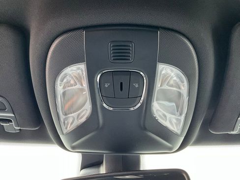 Used 2025 Jeep Compass Limited image 17