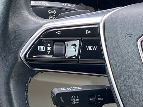 Used 2022 Audi e-tron Premium w/ Convenience Plus Package image 8