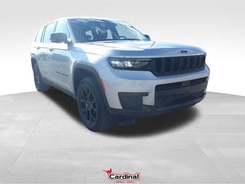 Used 2024 Jeep Grand Cherokee L Laredo image 1