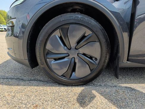 Used 2026 Tesla Model Y AWD image 30
