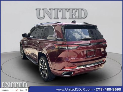 Used 2023 Jeep Grand Cherokee Overland w/ Luxury Tech Group IV image 4
