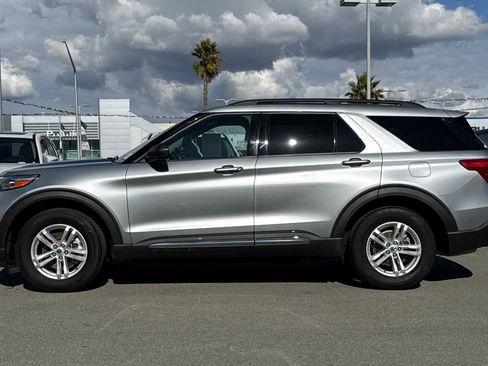 Used 2023 Ford Explorer XLT w/ Equipment Group 202A image 7