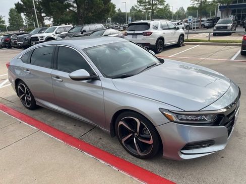 Used 2018 Honda Accord Sport image 3