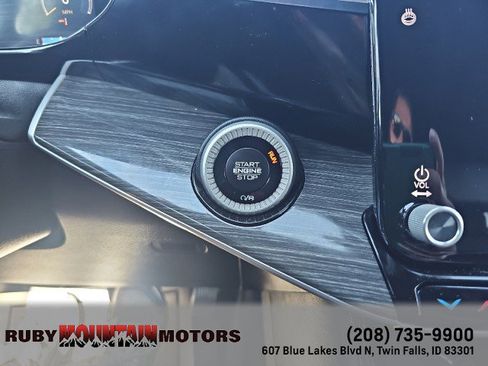 Used 2022 Jeep Wagoneer Series III w/ Premium Group I AWD/4WD image 21