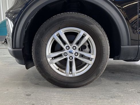 Used 2023 Ford Explorer XLT w/ Equipment Group 202A image 31