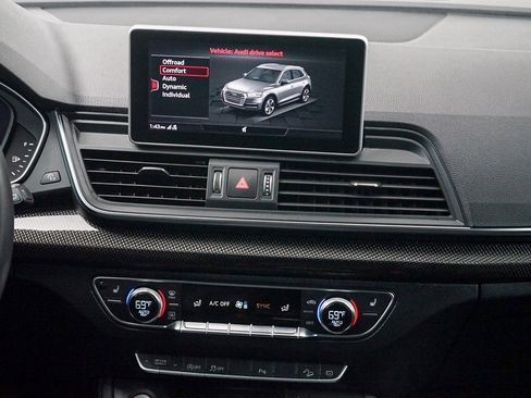 Used 2020 Audi SQ5 Premium Plus w/ Premium Plus Package image 25