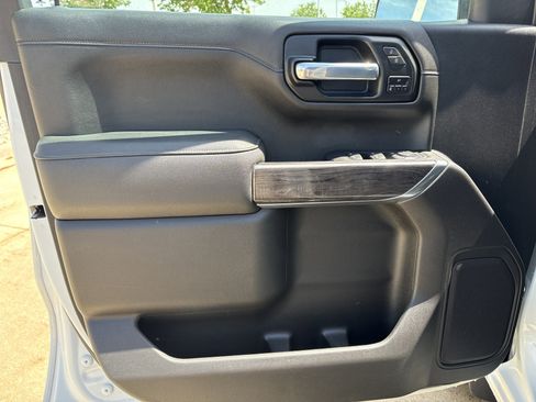 Used 2021 Chevrolet Silverado 1500 LTZ AWD/4WD image 11