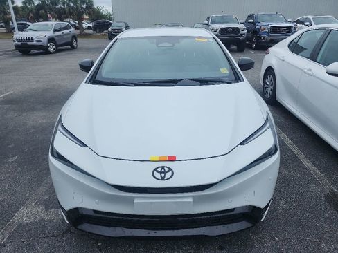 Used 2025 Toyota Prius FWD image 16
