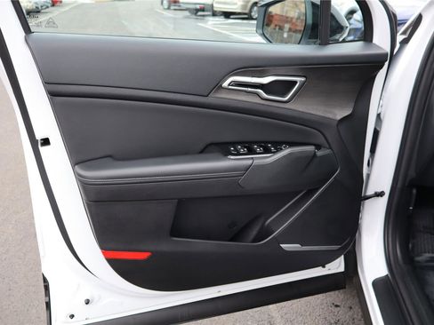 Certified 2023 Kia Sportage X-Line image 13