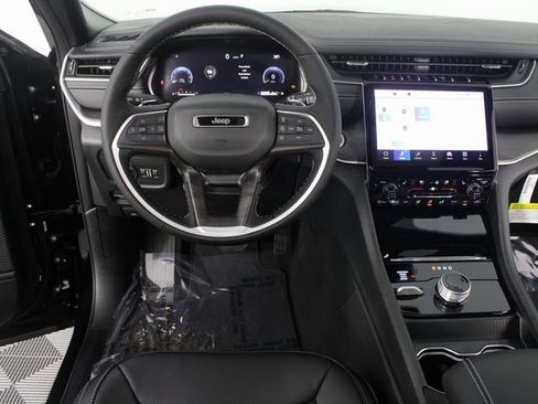 New 2025 Jeep Grand Cherokee Limited image 13