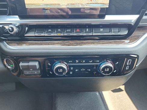 New 2026 GMC Sierra 1500 SLE image 14