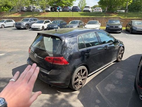 Used 2017 Volkswagen GTI SE image 4