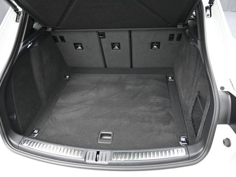 Certified 2026 Porsche Macan AWD/4WD image 32
