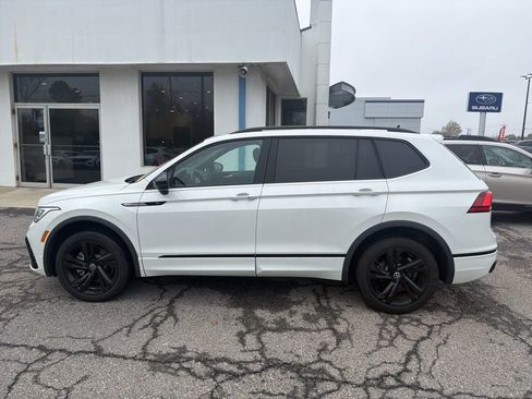 Used 2024 Volkswagen Tiguan SE R-Line image 4