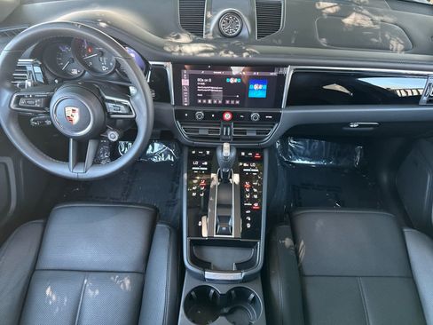 Certified 2026 Porsche Macan AWD/4WD image 6