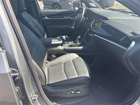 Used 2024 Cadillac XT6 Premium Luxury image 13