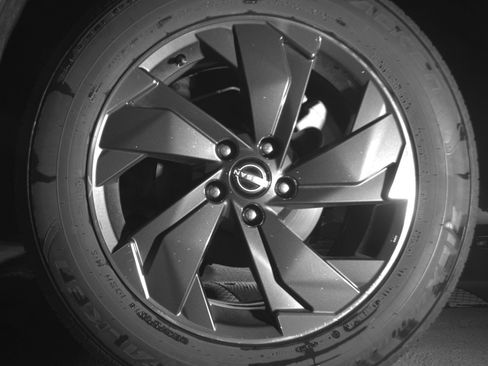 Used 2025 Nissan Rogue SV FWD image 14