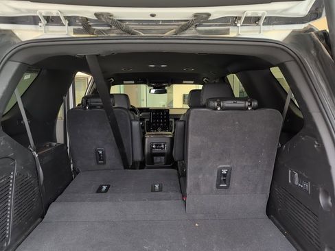 Used 2025 GMC Yukon Denali image 37