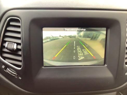 Certified 2019 Jeep Compass Latitude w/ Cold Weather Group image 15