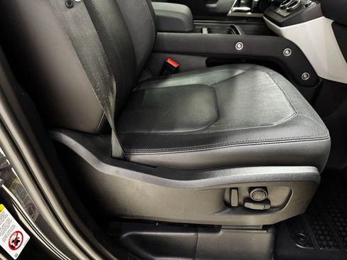 Used 2023 Land Rover Defender 110 X-Dynamic SE image 33