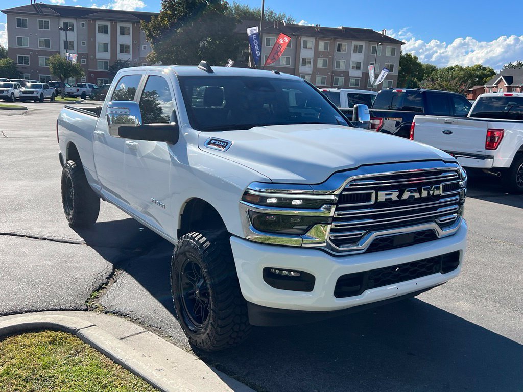 Used 2025 RAM 2500 Laramie AWD/4WD image 5