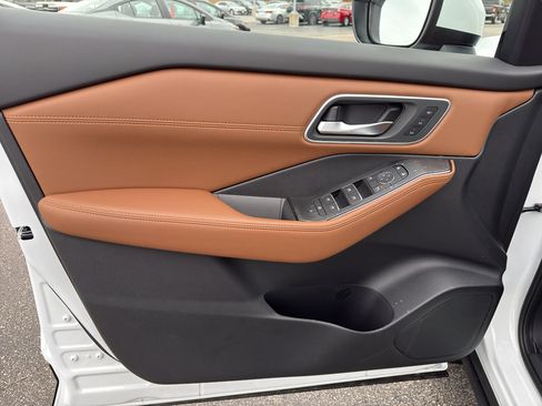 New 2026 Nissan Rogue Platinum w/ Platinum Premium Package image 13