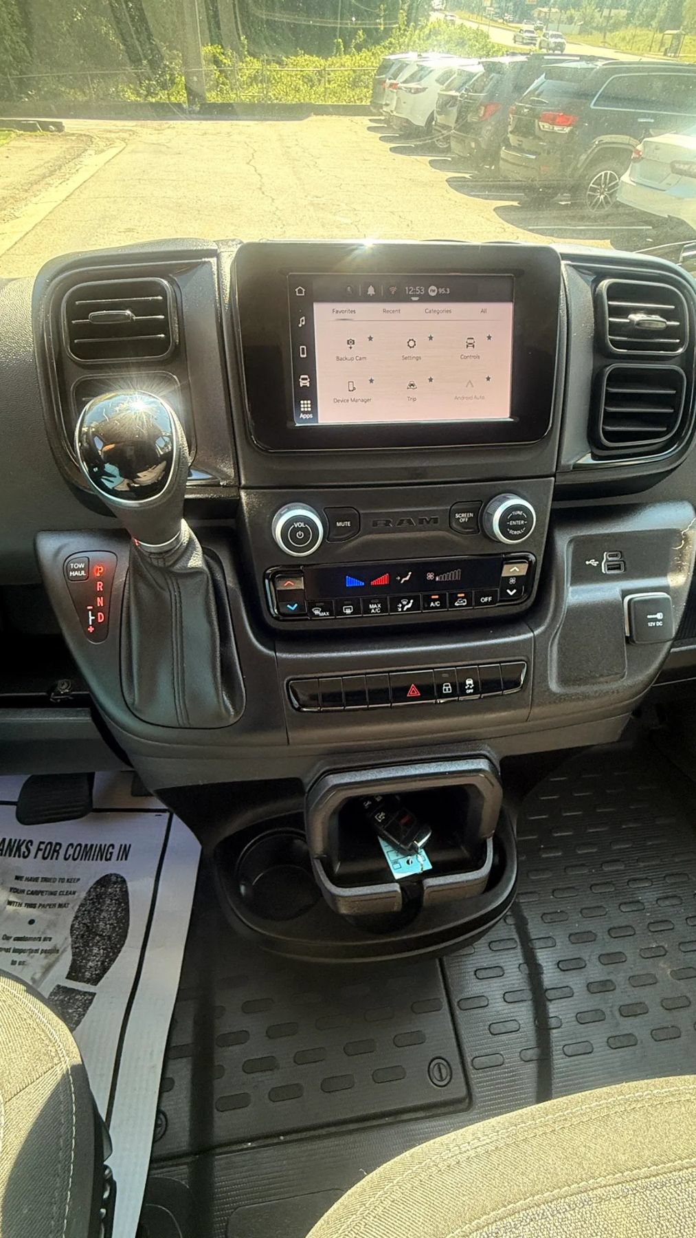 Used 2022 RAM ProMaster 2500 w/ Convenience Group FWD image 11