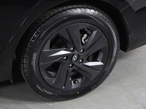 Certified 2023 Hyundai Elantra SEL FWD image 13
