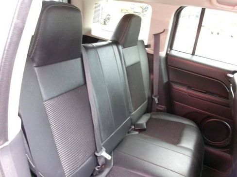 Used 2016 Jeep Patriot Sport AWD/4WD image 24