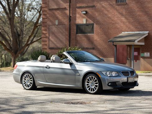 Used 2011 BMW 328i Convertible w/ M Sport Pkg image 13