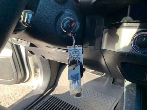 Used 2023 Toyota Tacoma SR AWD/4WD image 26