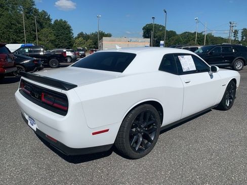 Used 2022 Dodge Challenger R/T w/ Plus Package image 5