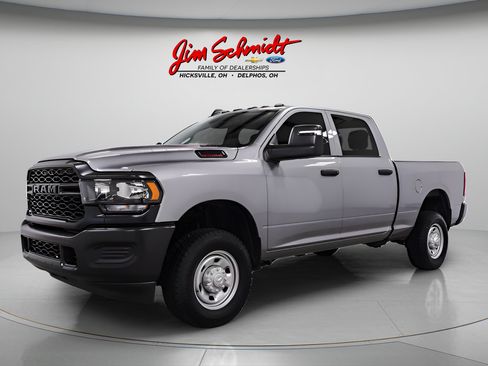 Used 2024 RAM 2500 Tradesman w/ Convenience Group AWD/4WD image 3