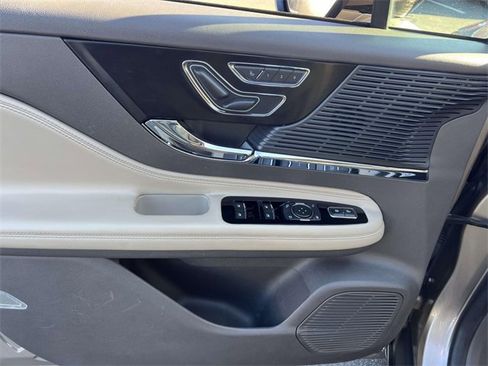 Used 2020 Lincoln Corsair Standard w/ Equipment Group 101A image 16