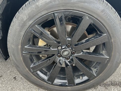 Used 2019 Land Rover Range Rover Velar R-Dynamic SE image 15